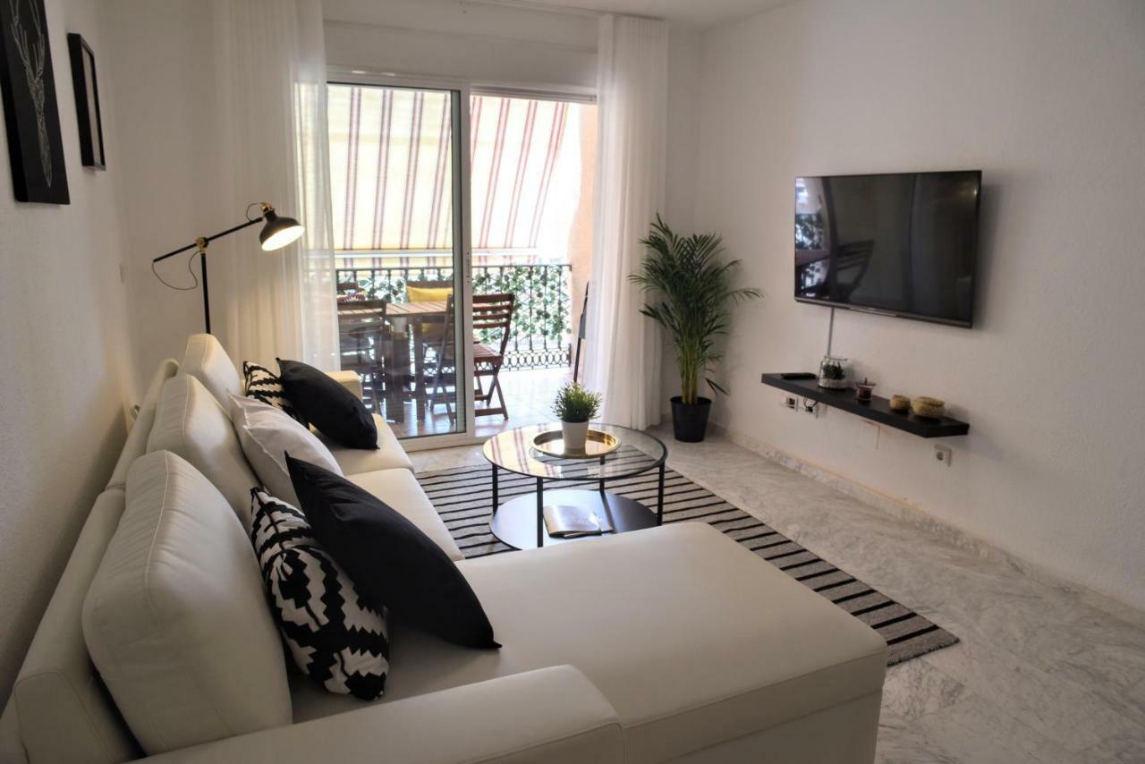 Homely Malaga Don Cristian Con Parking Privado Buitenkant foto